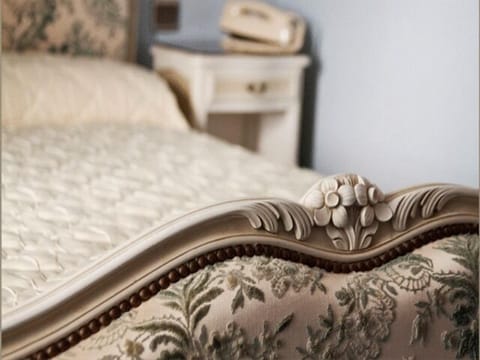 Desk, soundproofing, iron/ironing board, free WiFi