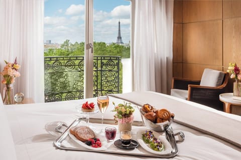 Suite, Terrace (The Eiffel Writer's Suite) | Balcony view