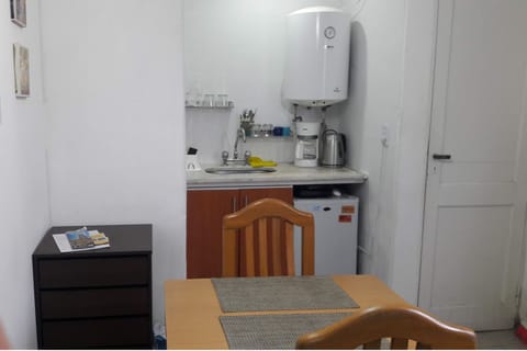 Basic Studio | Private kitchenette