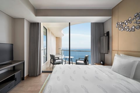 Room, 3 Bedrooms, Ocean View (Residence) | Frette Italian sheets, premium bedding, down comforters, in-room safe