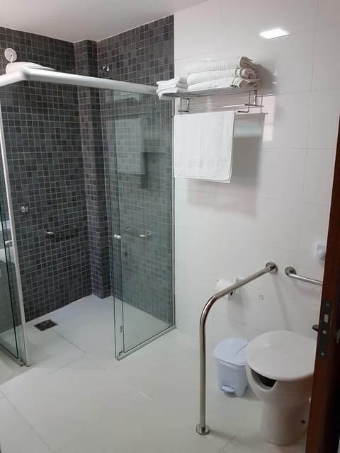 Room, Accessible | Bathroom | Shower, free toiletries, towels