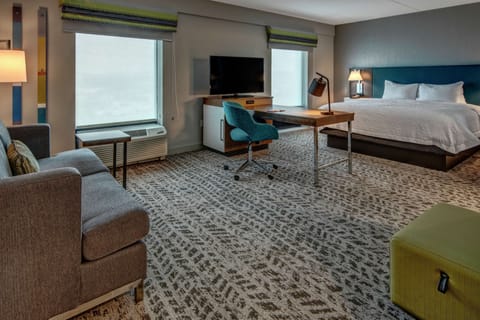 Suite, 1 King Bed, Refrigerator & Microwave (Wet bar) | Premium bedding, in-room safe, desk, laptop workspace