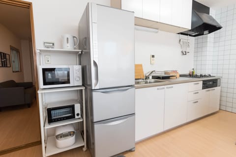 10 bed rooms for family | Private kitchenette | Fridge, microwave, stovetop, electric kettle