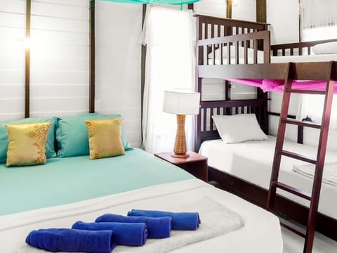 Comfort Quadruple Room, 1 Bedroom, Non Smoking, Garden View | Free WiFi, bed sheets