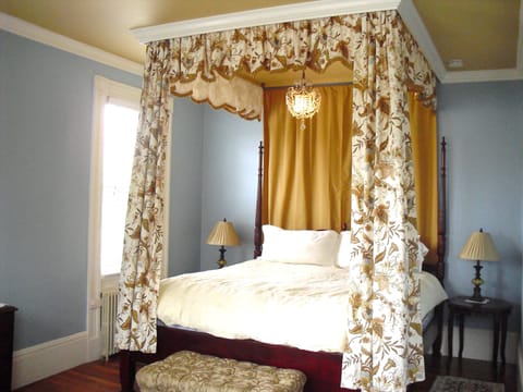 Room, Private Bathroom (Junior Suite Room) | Iron/ironing board, bed sheets