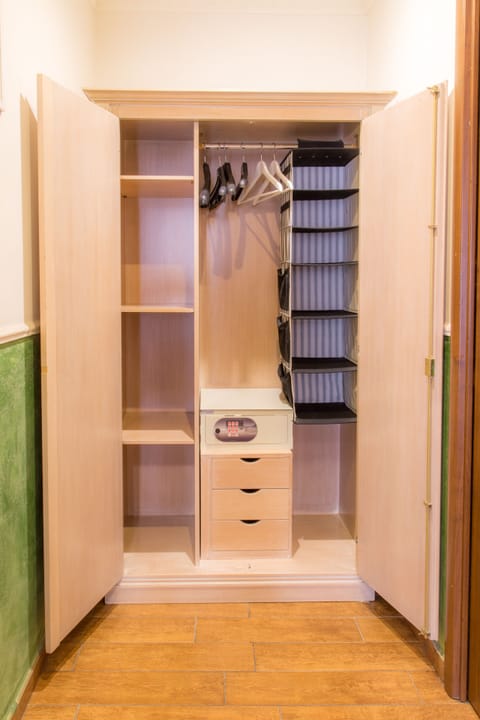 In-room safe, desk, blackout drapes, soundproofing