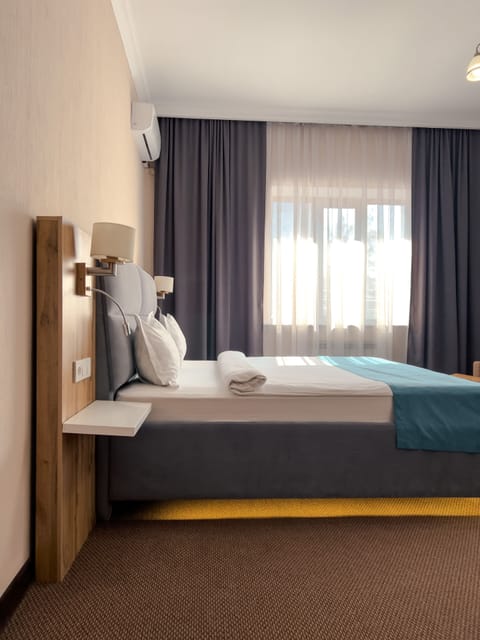 Standard Double Room, Mountain View | Premium bedding, minibar, in-room safe, desk