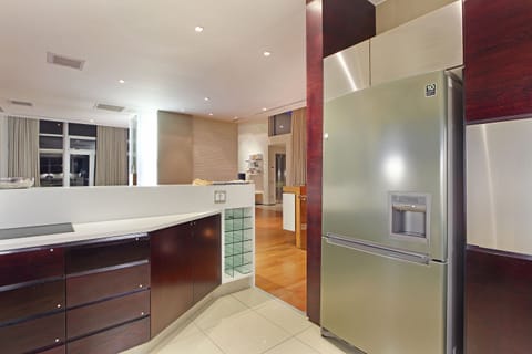 Villa, 3 Bedrooms | Private kitchen | Fridge, microwave, oven, stovetop