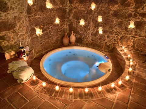 Indoor spa tub