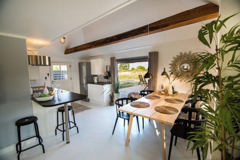 Luxury Cottage | Private kitchen | Fridge, oven, stovetop, electric kettle
