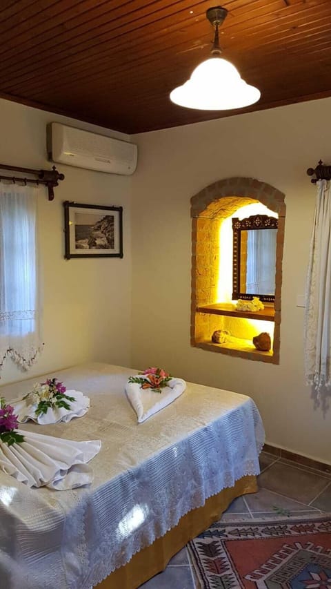 Standard Double or Twin Room | Desk, soundproofing, free cribs/infant beds, free WiFi