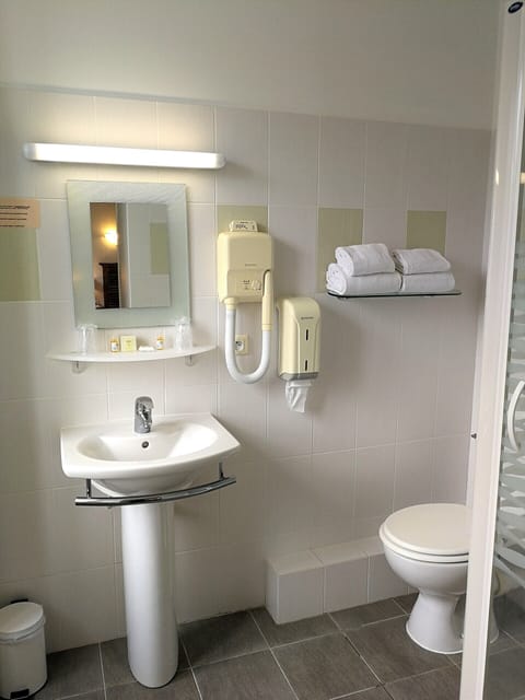 Superior Double Room, Ensuite, Garden View | Bathroom