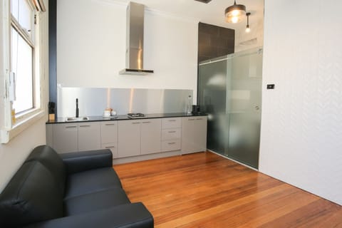 Chamber 2 | Private kitchen | Fridge, microwave, stovetop, espresso maker