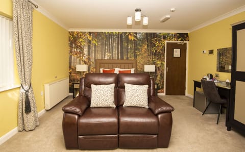 Deluxe Double Room, 1 King Bed, Accessible, Garden View | 1 bedroom, individually decorated, desk, laptop workspace