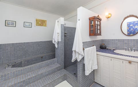 Family Villa, Private Bathroom | Bathroom | Free toiletries, hair dryer, towels, toilet paper