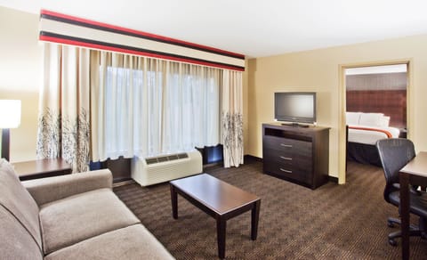 Suite, 1 King Bed | In-room safe, laptop workspace, iron/ironing board