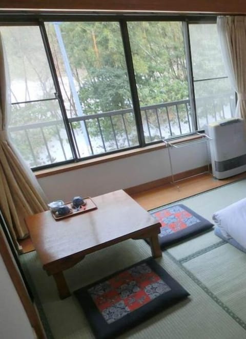 Japanese-style Twin Room, Shared Bathroom | Desk, free WiFi