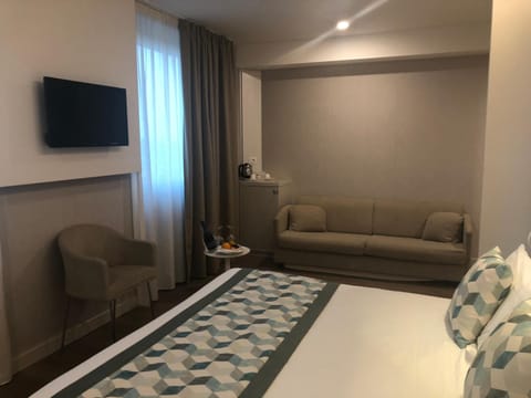 Suite, 1 Double Bed | Minibar, in-room safe, individually furnished, desk