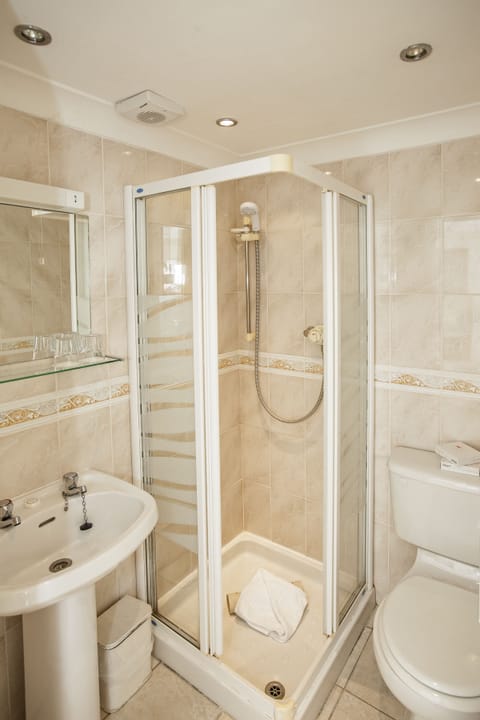 Club Double Room Single Use, 1 Large Twin Bed | Bathroom shower