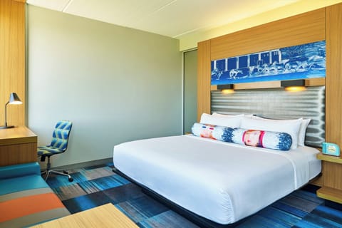 aloft, Room, 1 King Bed | Premium bedding, pillowtop beds, in-room safe, desk