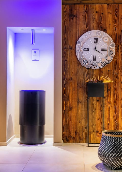 Sauna, hot tub, Turkish bath