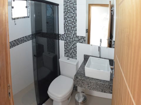 Standard Double Room | Bathroom | Shower, hair dryer, towels