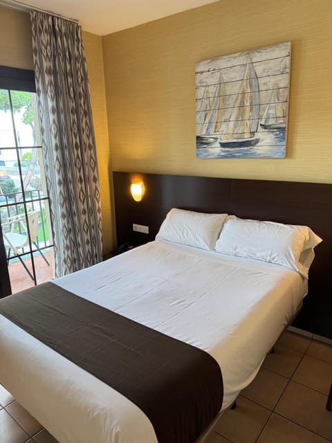 Standard Single Room | Premium bedding, memory foam beds, individually furnished, desk