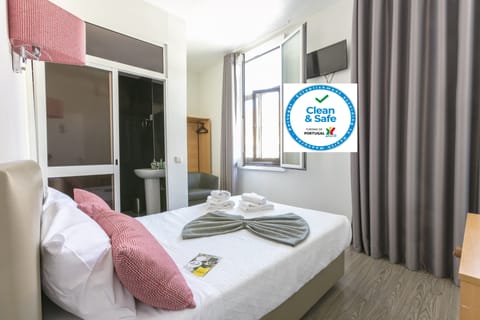 Double Room | In-room safe, free WiFi, bed sheets