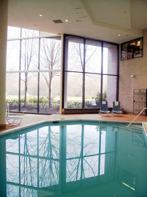 Indoor pool, seasonal outdoor pool, sun loungers