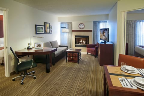 Suite, 2 Bedrooms, Non Smoking, Fireplace | Premium bedding, in-room safe, desk, blackout drapes