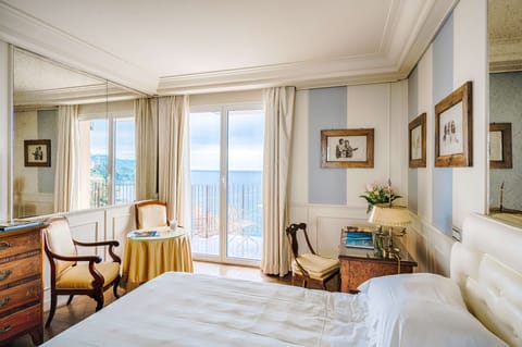 Exclusive Double Room, Sea View | Down comforters, minibar, in-room safe, individually furnished