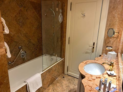 Combined shower/tub, free toiletries, hair dryer, bathrobes