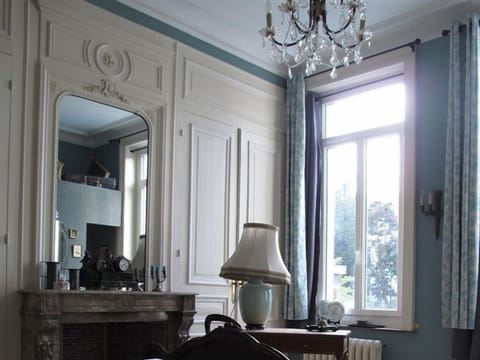 Double Room, Private Bathroom, Garden View ( La chambre Rousseau)