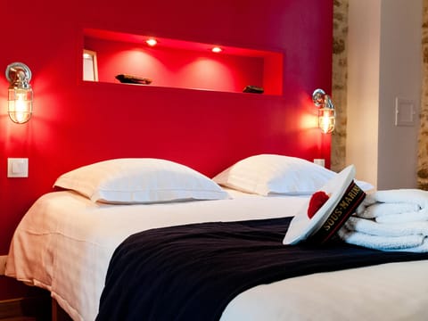 Family Quadruple Room, Ensuite, Garden View (2) | Premium bedding, blackout drapes, soundproofing, iron/ironing board