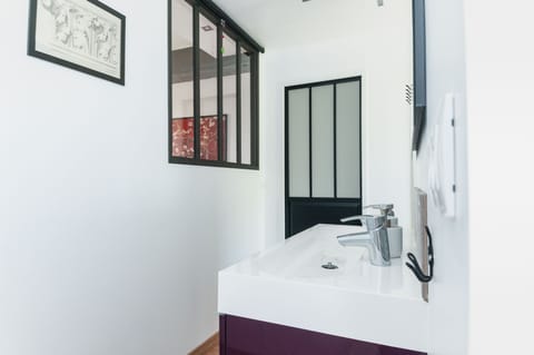 Double Room, Ensuite, Garden View | Bathroom