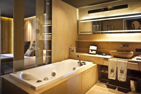 Double Room (Authentic, Spa access included) | Bathroom | Jetted tub, designer toiletries, hair dryer, bathrobes