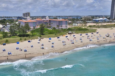 Private beach, white sand, beach cabanas, sun loungers