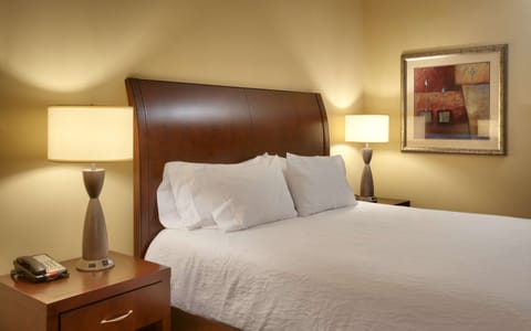 Premium bedding, down comforters, in-room safe, desk