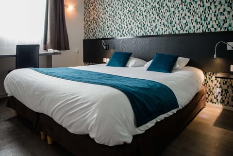 Comfort Double Room | 8 bedrooms, desk, blackout drapes, soundproofing