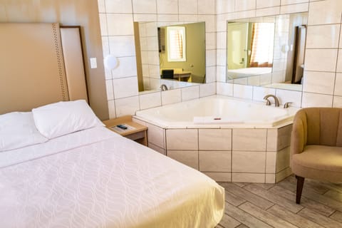 Honeymoon Suite, 1 Double Bed, Pool View | Desk, free WiFi, bed sheets