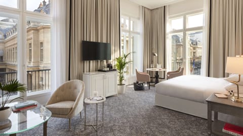 Royal Suite (Palais Royal Suite) | Hypo-allergenic bedding, pillowtop beds, minibar, in-room safe