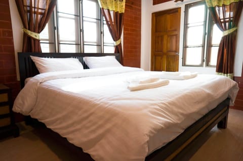 In-room safe, iron/ironing board, free WiFi, bed sheets