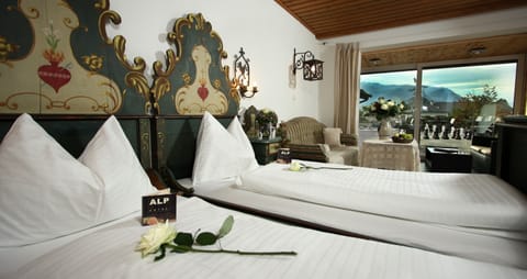 Quadruple Room, 1 Double Bed with Sofa bed | Premium bedding, in-room safe, individually furnished, free WiFi