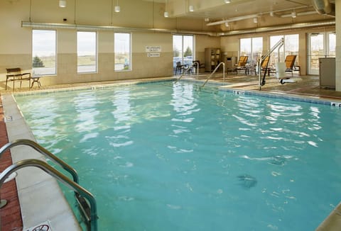 Indoor pool, sun loungers