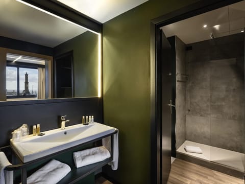 Deluxe Apartment, 1 Double Bed with Sofa bed | Hypo-allergenic bedding, minibar, in-room safe, blackout drapes