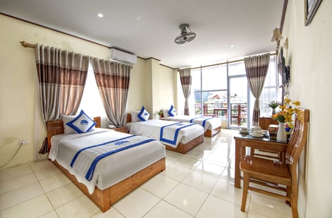 Deluxe Triple Room | 1 bedroom, premium bedding, minibar, in-room safe