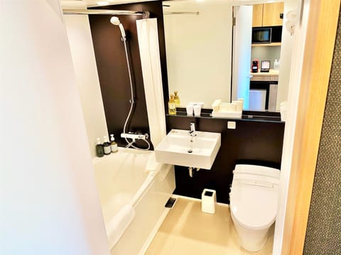 Yotei Superior Room | Bathroom | Combined shower/tub, hair dryer, bathrobes, slippers