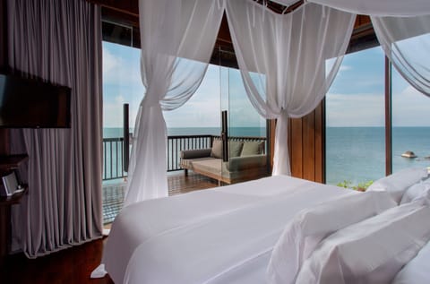 Two Bedroom Ocean Front  Duplex Pool Villa | Premium bedding, Select Comfort beds, minibar, in-room safe