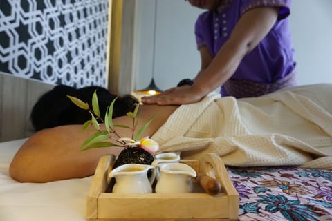 Couples treatment rooms, Thai massages, sports massages, beach massages