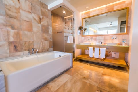 Junior Suite King Size Bed Diamante View | Bathroom | Shower, rainfall showerhead, free toiletries, hair dryer